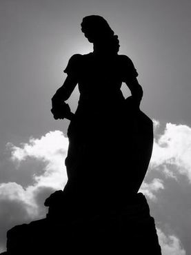 Donna-in-controluce