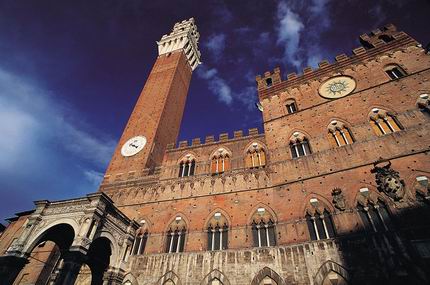 Piazza del Campo, Palazzo del Comune a Siena!