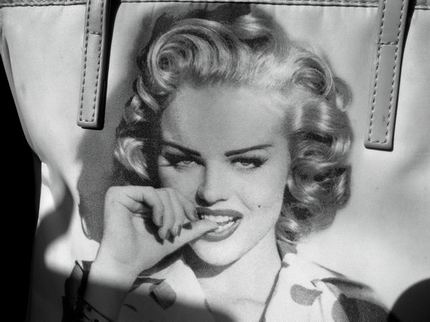 Il Mito Marilyn interpretato da Eva Erzigowa nell'Obiettivo di GIUSEPPE BORSOI Il Mito Marilyn interpretato da Eva Erzigowa nell'Obiettivo di GIUSEPPE BORSOI