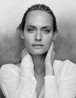 Amber Valletta al naturale