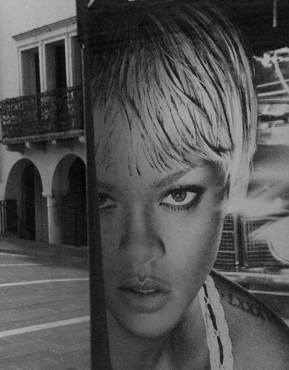 Modella in vetrina arte fotografica by Giuseppe Borsoi