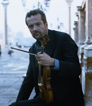 Il violinista Giuliano Carmignola