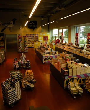 Libreria Lovat foto by Giuseppe Borsoi