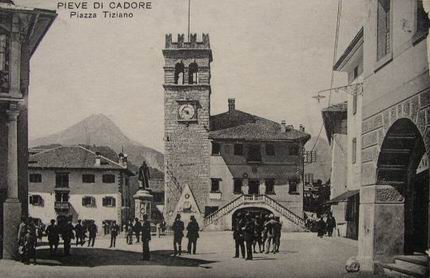 Pieve di Cadore, Piazza Tiziano Vecellio con il Palazzo della Magnifica Comunita`del Cadore